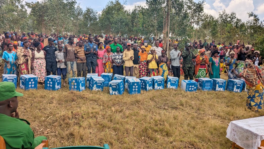 Distribution of 154 water filters by Duterimbere ONG to vulnerable families in Karongi District.